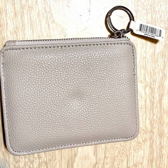 RFID Travel Wallet Cream Color NWT - Picture 2 of 2